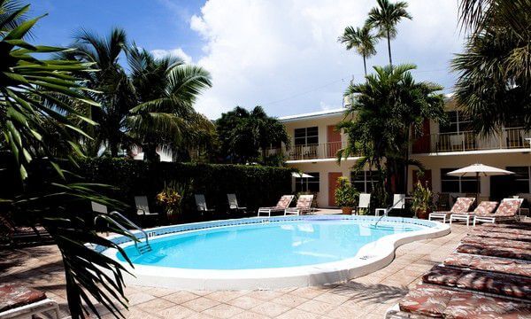 Fort Lauderdale-Shore Haven - Poolområde