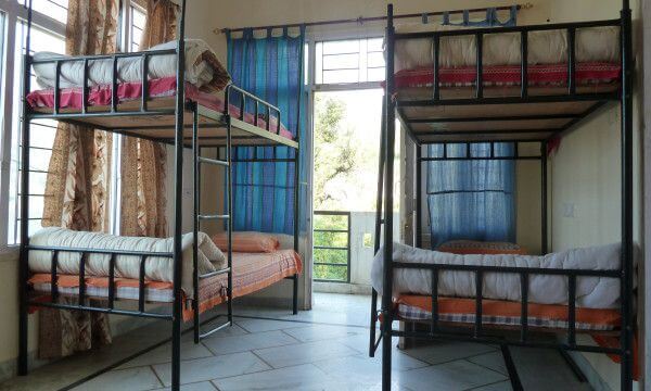 volontärresa till Himachal-boende i Palampur